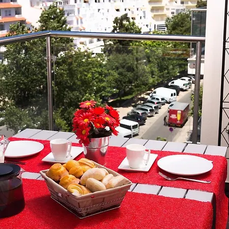 市中心d阁楼公寓 *